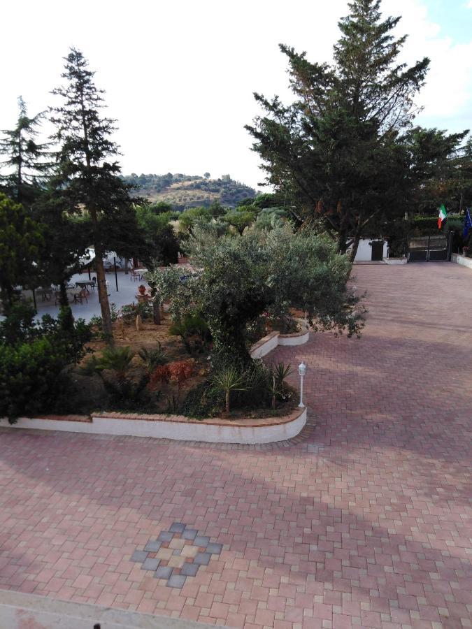 Villa Niscima Caltanissetta Buitenkant foto